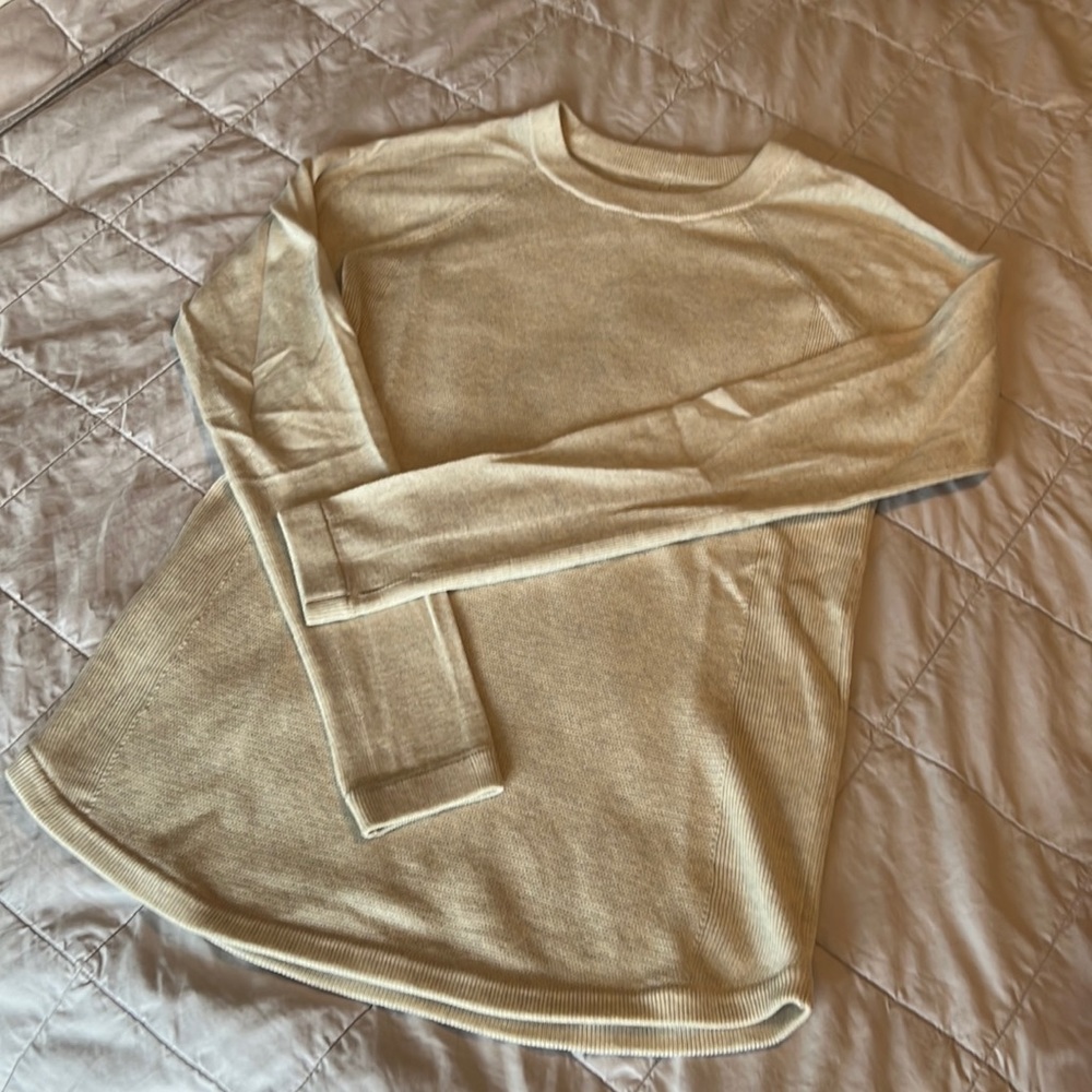NWOT Lululemon sweater